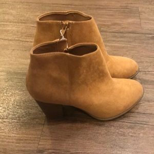 Cute booties never worn! Size 9